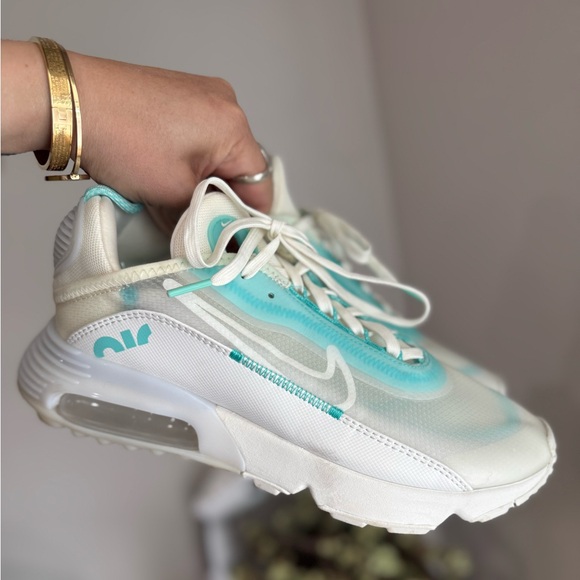 Nike Air Max 2090 Pack Sail White and Teal Athletic Shoes - Picture 1 of 4